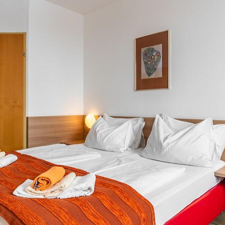 Oekotel Salzburg Messe Εξωτερικό φωτογραφία